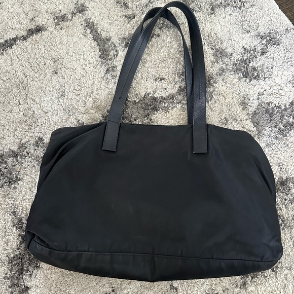 Vintage Prada nylon shoulder bag - Picture 3 of 8